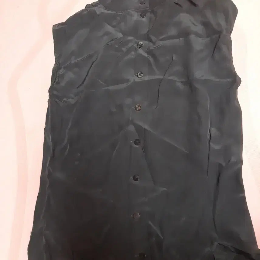 [BUNJANG] Satin Feel Two-Way Mandarin Collar Button Sleeveless Shirt Blouse Black / 새틴느낌 투웨이 차이나칼라 단추 민소매 셔츠 블라우스 블랙