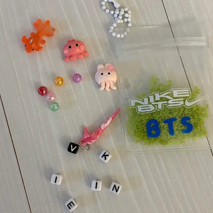 [BUNJANG] BTS Busan Arirang Nike Milad the Market DIY Lucky Charm Keychain / 방탄 부산 아리랑행사/ 나이키밀락더마켓 키링