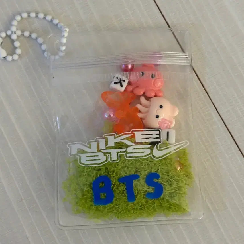 [BUNJANG] BTS Busan Arirang Nike Milad the Market DIY Lucky Charm Keychain / 방탄 부산 아리랑행사/ 나이키밀락더마켓 키링