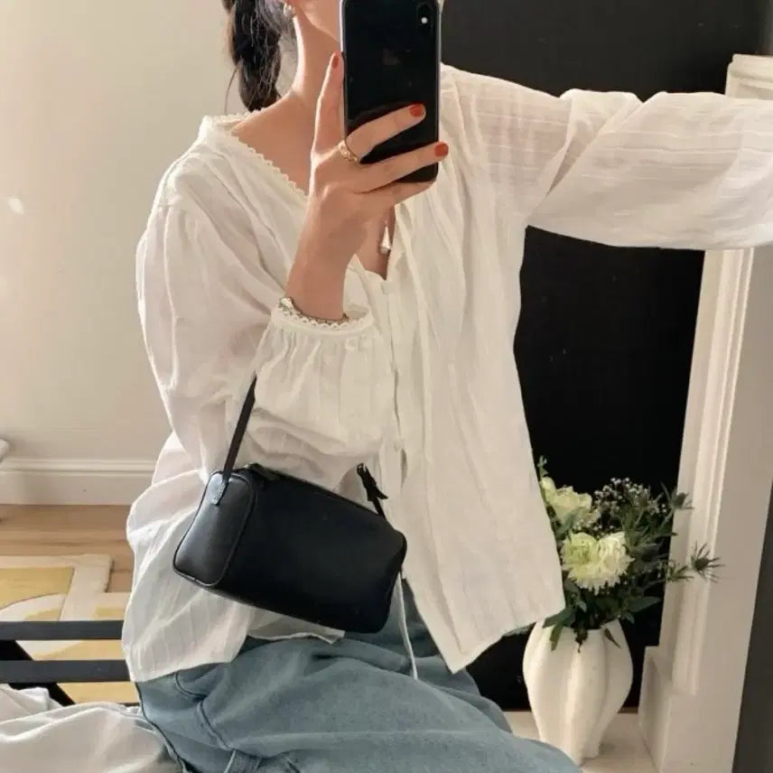 [BUNJANG] London Lace Offin Lace Blouse Ivory / [런던레이스] 오핀 레이스 블라우스