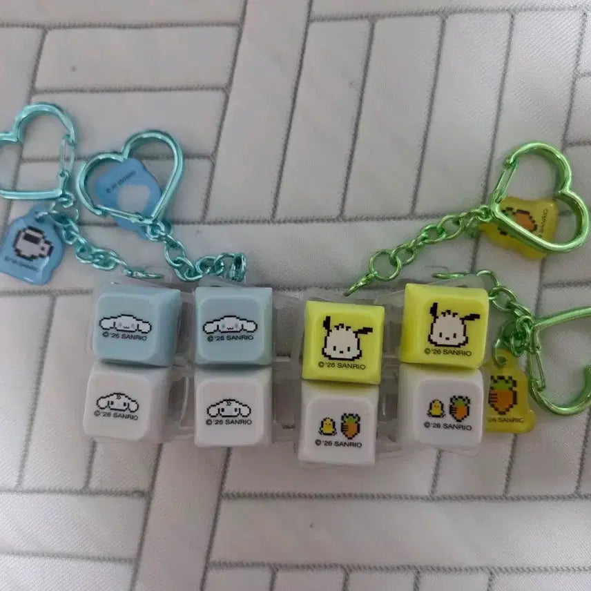 [BUNJANG] Sanrio LED Click Keycap Keyring (Pochacco, Cinnamoroll) / 산리오 LED 클릭 키캡 랜덤 키링(포차코, 시나모롤)