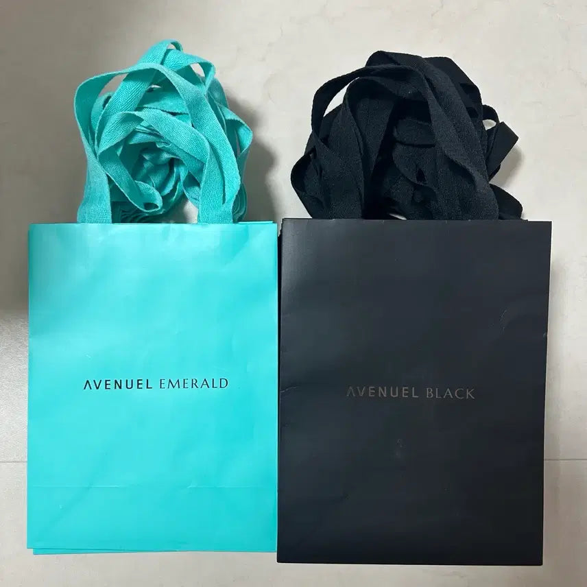 [BUNJANG] Shinsegae Department Store Lounge Shopping Bag (Avenueuel Emerald &amp; Black) / 라운지 쇼핑백 (에비뉴엘 에메랄드&amp;블랙 / 신세계)