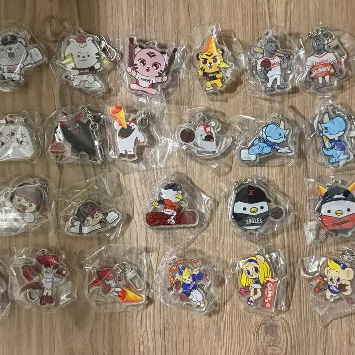[BUNJANG] Lotte Wellfood KBO Heritage Badge &amp; Keychain Set / 롯데웰푸드 KBO 뱃지 키링 짐색 팔아요