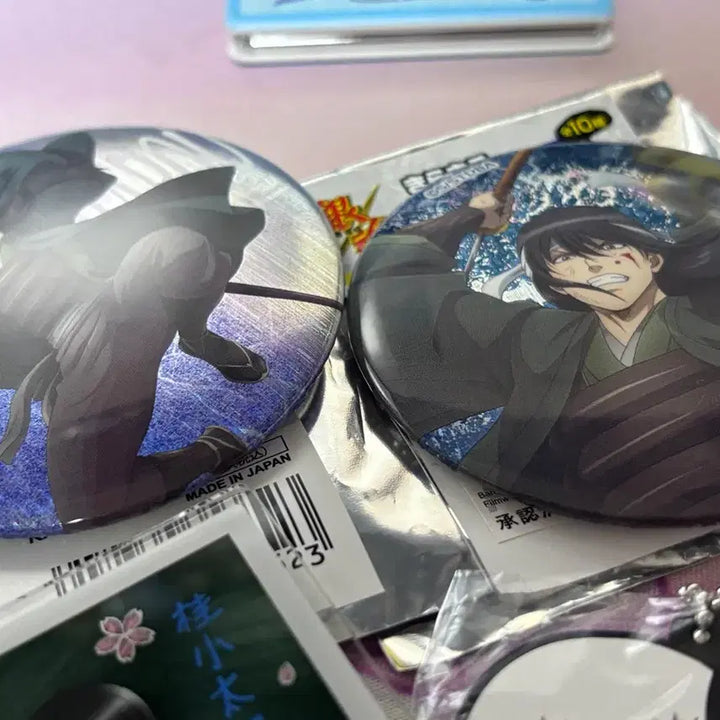 [BUNJANG] Gintama Katsura Zura Kyaratcher Samjet Can Badge, Bookmark, Acrylic Bundle Set / 미사용 일괄 ) 은혼 카츠라 즈라 캬라캐처 삼젯 캔뱃지 책갈피 아크릴