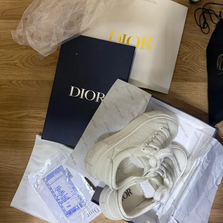 [BUNJANG] Dior Sneakers White Size 42 / 디올 스니커즈 42