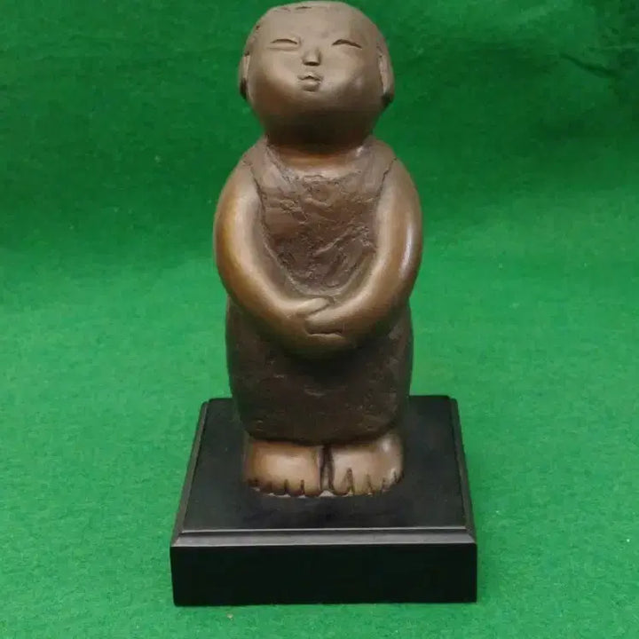 [BUNJANG] Bronze Meditating Girl Sculpture by Min Bok-jin Style / *명상하는 소녀 브론즈 조각상
