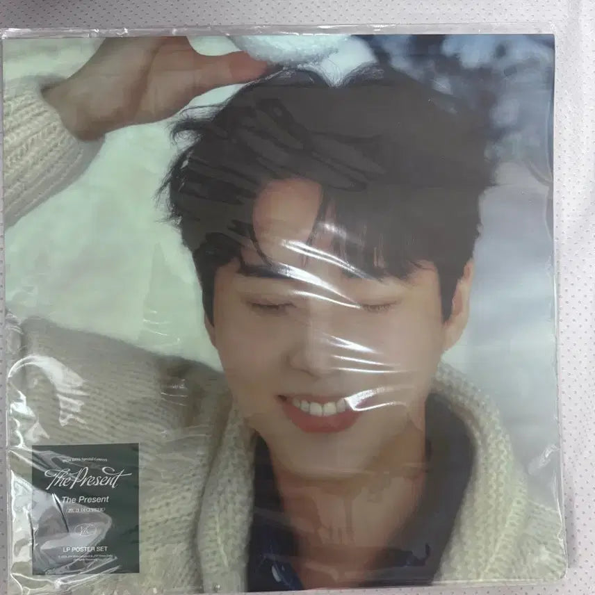 [BUNJANG] DAY6 Young K The Present LP Poster Set / The Present LP 포스터 세트 영케이