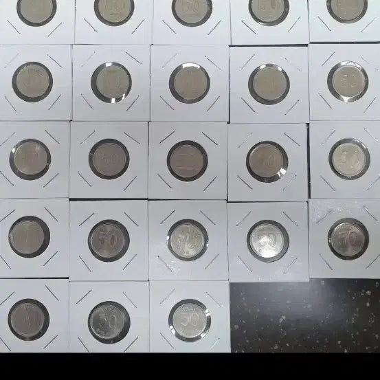 [BUNJANG] 50th Anniversary Coin Set (1973-2020, excluding 2014) / 최상급 미사용 위주 50원 줄세우기  (1973년~2020년) 14년 뺌