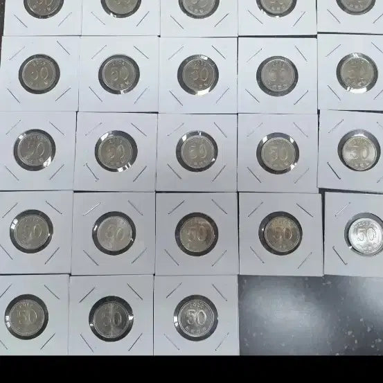 [BUNJANG] 50th Anniversary Coin Set (1973-2020, excluding 2014) / 최상급 미사용 위주 50원 줄세우기  (1973년~2020년) 14년 뺌