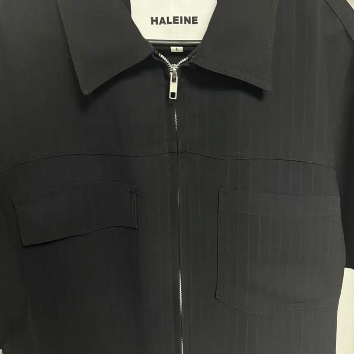 [BUNJANG] Haleine Cropped Stripe Zip-Up Shirt Black / HALEINE  알렌느 크롭 스트라이프 집업 셔츠 블랙