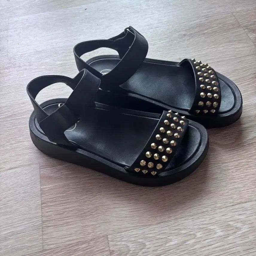 [SOLD OUT] 아쉬 샌들 230
