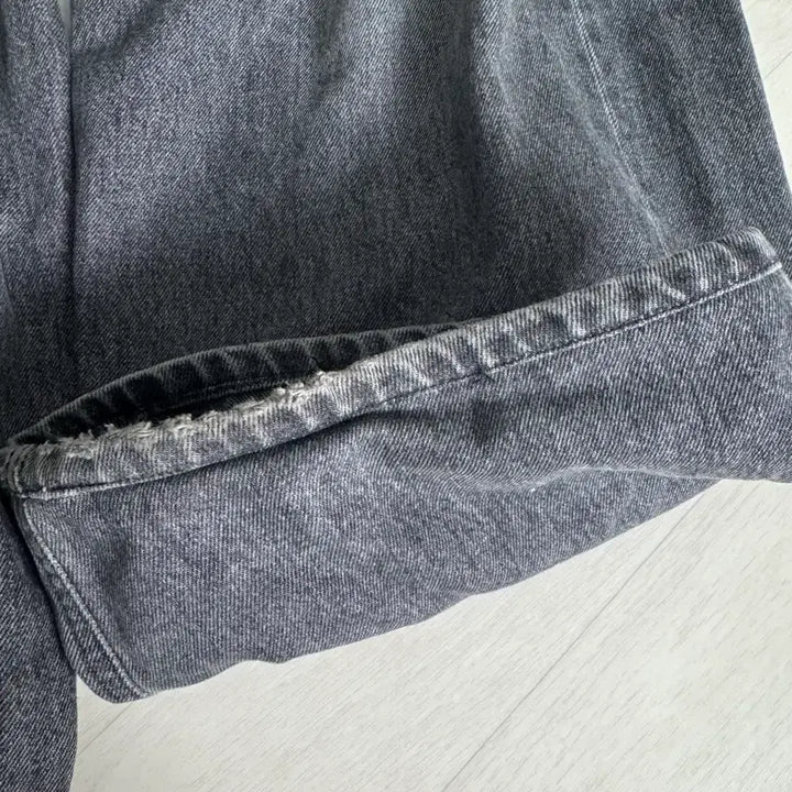 [SOLD OUT] [2] 해칭룸 와이드 커브드 진 블랙