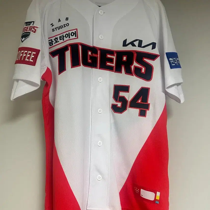 [BUNJANG] Kia Tigers Authentic Home Jersey Yang Hyeon-jong Signed &amp; Embroidered L (100) / 기아타이거즈 어센틱 홈 유니폼 양현종 마킹 및 싸인자수 L(100)