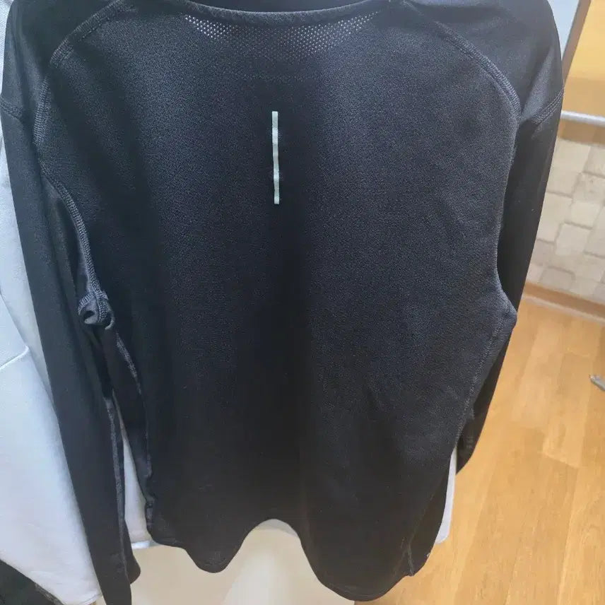 [SOLD OUT] 나이키 런닝 긴팔 티셔츠 블랙 105라지