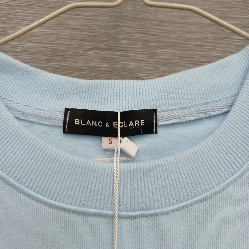[SOLD OUT] 5353 새상품 블랑앤 에끌레어 기모 맨투맨 S