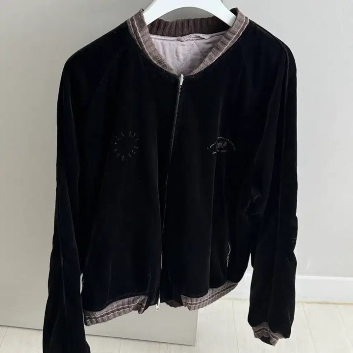 [SOLD OUT] [2] 폴리테루 대구 수베니어 벨벳 리버시블 블랙