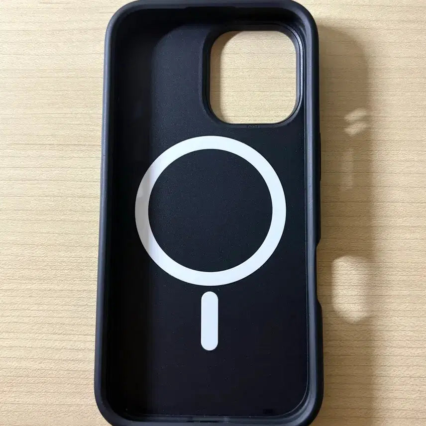 [BUNJANG] Casetify Maison Kitsuné iPhone 16 Case / 아이폰 16 메종키츠네 케이스티파이 케이스