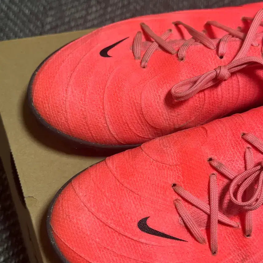 [BUNJANG] Nike Phantom GX2 Pro TF Futsal Shoes 270mm / 나이키 팬텀 GX2 프로 TF 풋살화 270mm