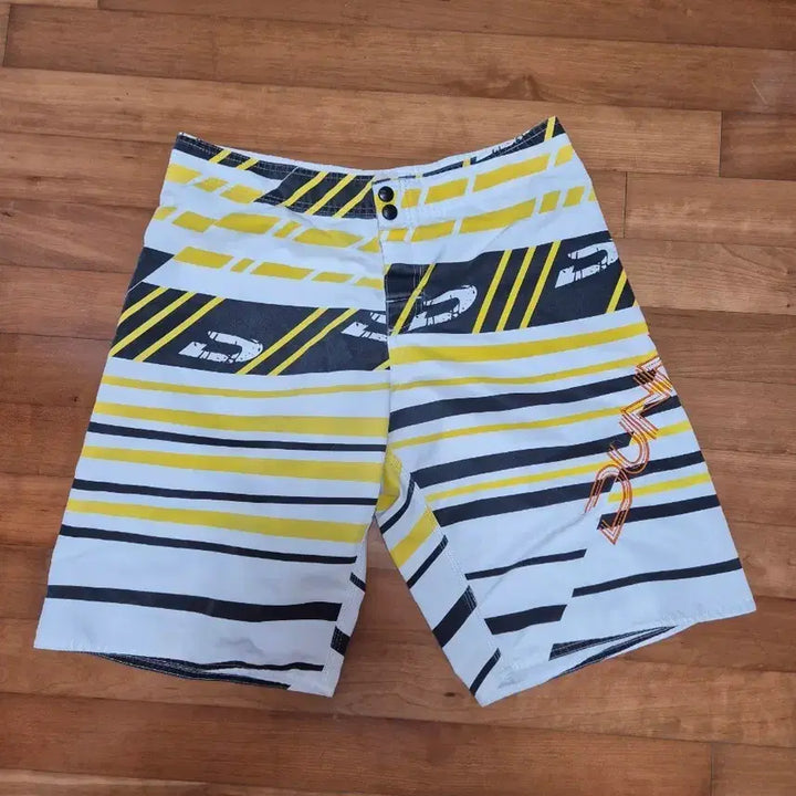 [BUNJANG] DUNNAS Striped Surfing Shorts / DUNNAS 서핑바지
