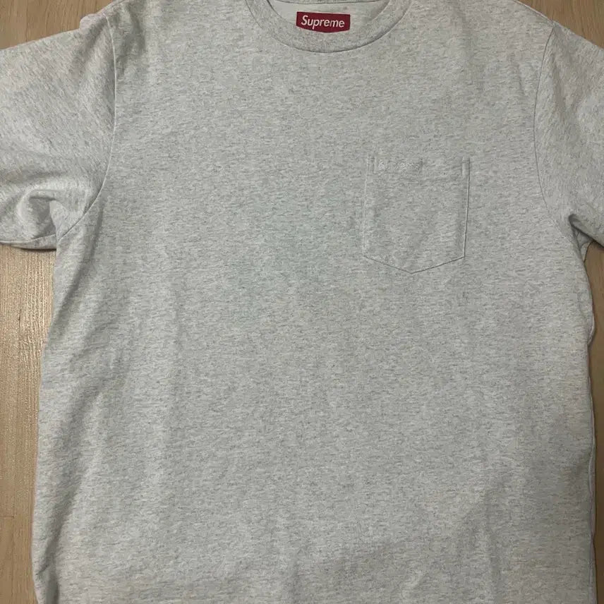 [BUNJANG] Supreme 24SS Short Sleeve Pocket T-Shirt Ash Grey / 슈프림 숏슬리브 포켓 티셔츠 애쉬 그레이 24SS