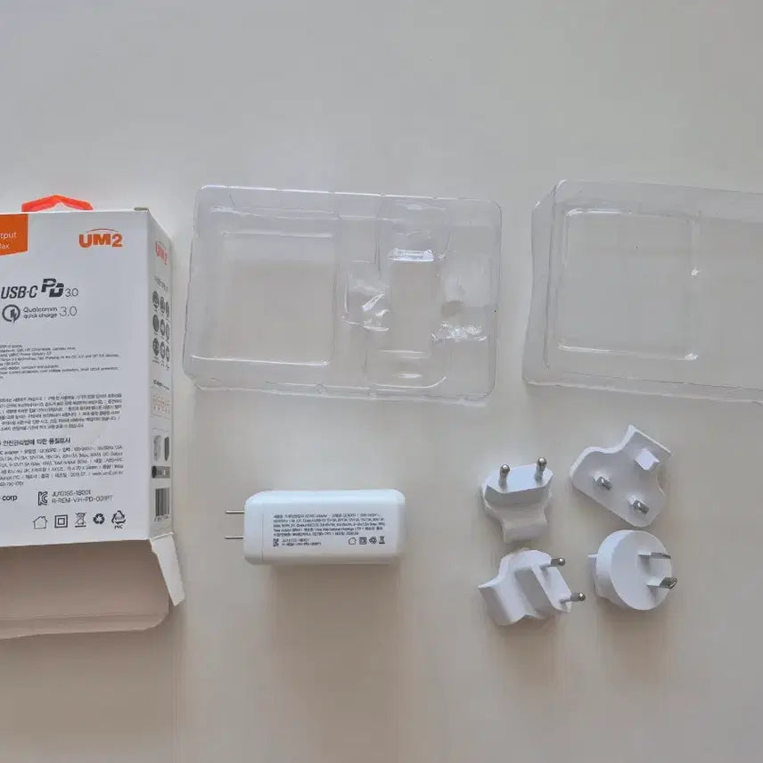[BUNJANG] UM2 60W PD Fast Charger / UM2 60W PD 고속 충전기 (새상품)