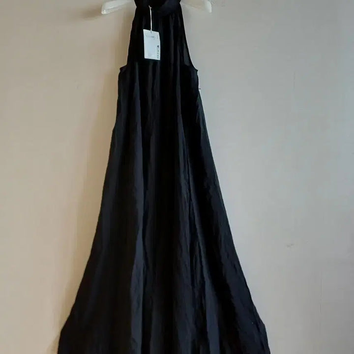[BUNJANG] COS Halterneck Sleeveless Maxi Dress Black EUR 36 / 새상품  COS 홀터넥 나시맥시드레스 EUR36 판매합니다