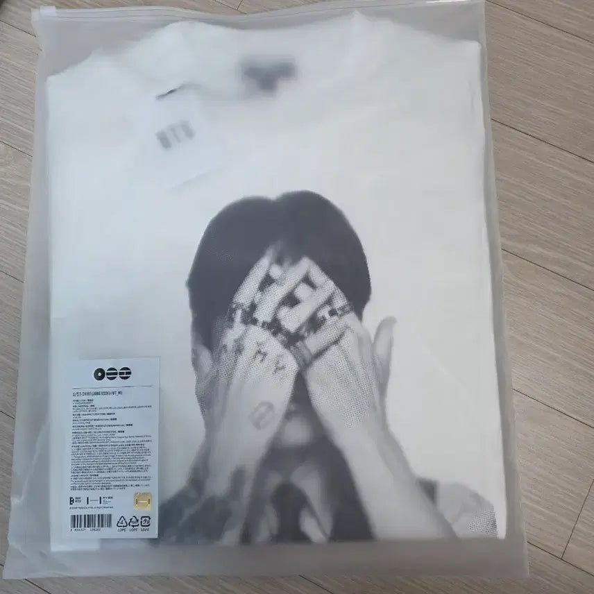 [BUNJANG] BTS Jungkook T-Shirt (Size M) / bts 정국 티셔츠 m사이즈