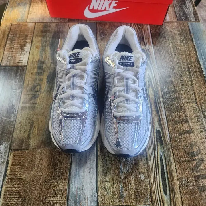 [SOLD OUT] 나이키 줌 보메로5