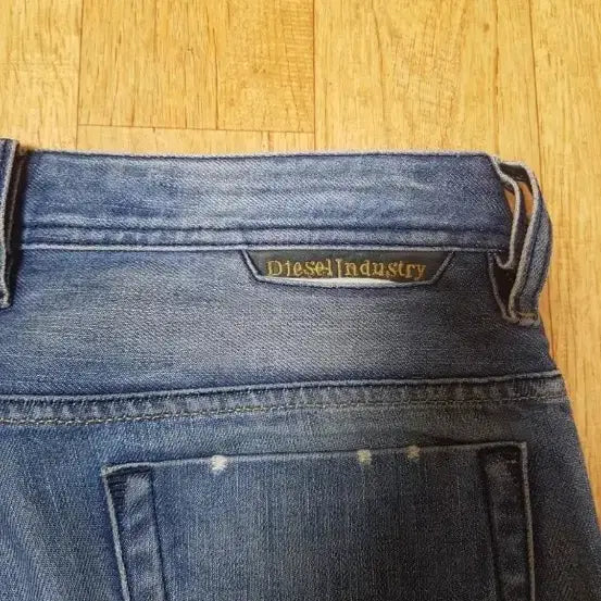 [BUNJANG] Diesel Safado Regular Straight Fit Stretch Denim Jeans / 100%정품최상급)디젤 여름용 사파도 레귤러 스트레이트 데미지워싱 청바지