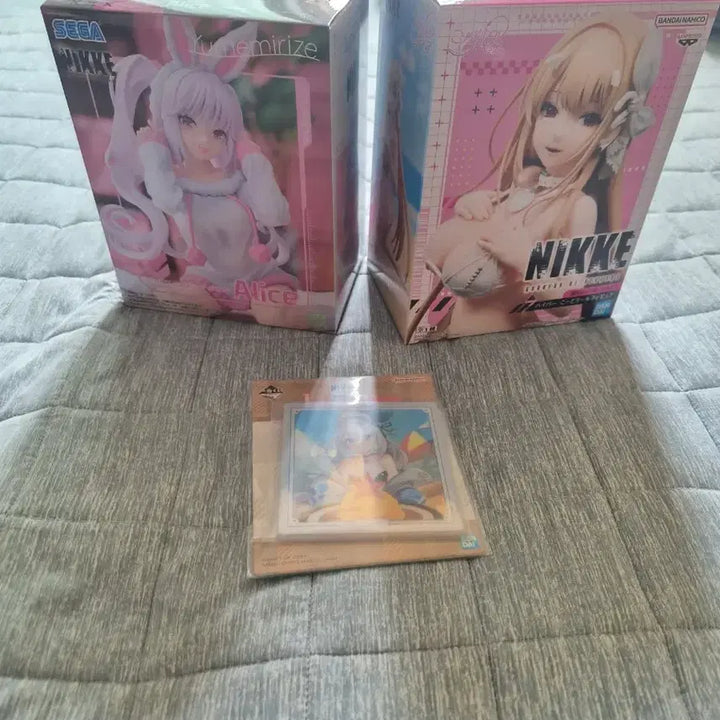 [BUNJANG] Goddess of Victory: Nikke Alice &amp; Viper Figure Bundle Set / 승리의 여신: (무료배송)니케 앨리스, 바이퍼 피규어 +하위상 판매합니다