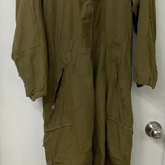 [BUNJANG] Khaki Jumpsuit - Vintage Detail / 카키색 점프수트  빛바램있음