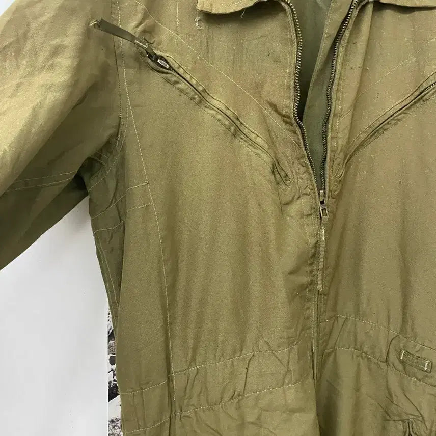 [BUNJANG] Khaki Jumpsuit - Vintage Detail / 카키색 점프수트  빛바램있음
