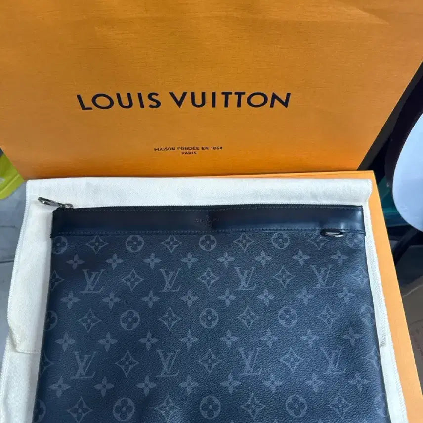 [BUNJANG] Louis Vuitton Monogram Clutch / 루이비통 모노그램 클러치새상품