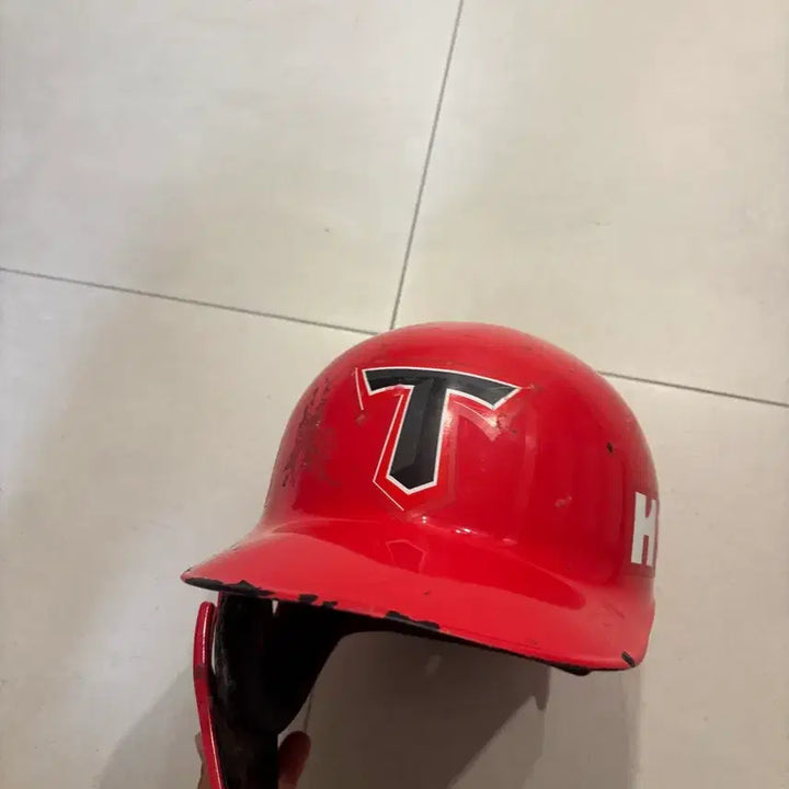 [BUNJANG] Kia Socrates Game-Worn Helmet / 기아 소크라테스 실착 헬멧