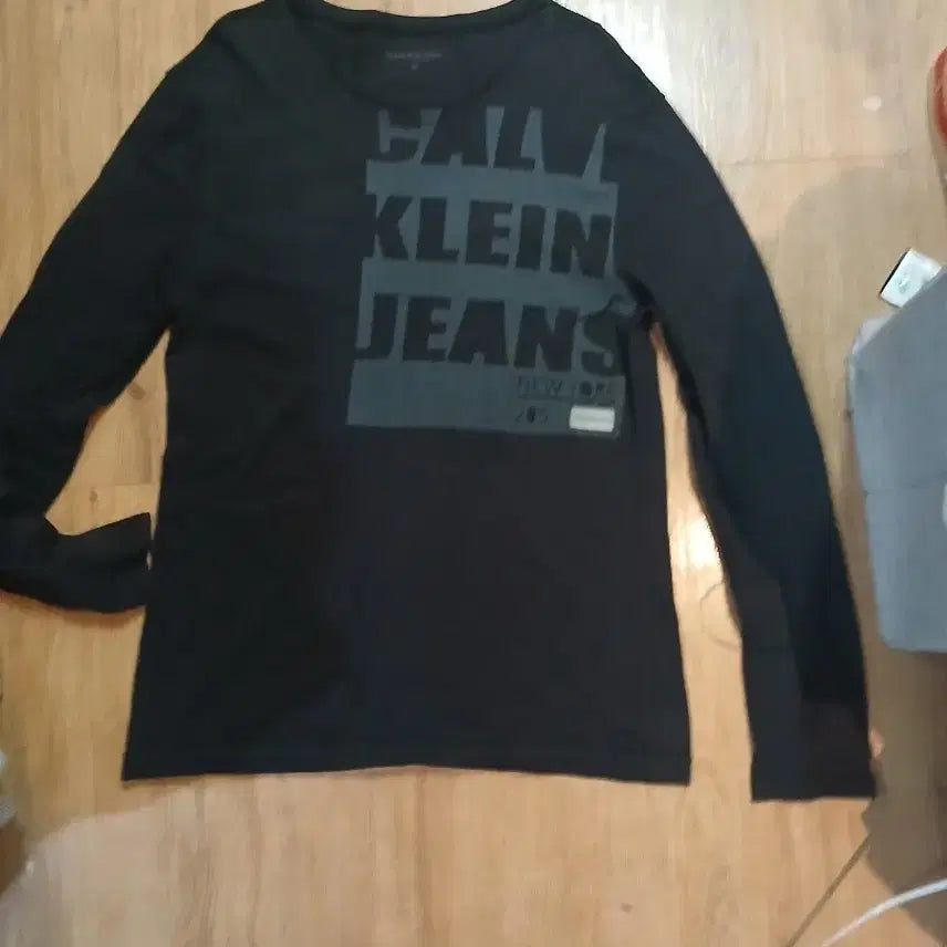 [BUNJANG] Calvin Klein Jeans Black Long Sleeve T-Shirt XL / 캘빈클라인진스 여름긴팔티 블랙/XL