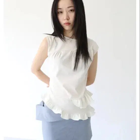 [SOLD OUT] 바하윤 러플 슬리브