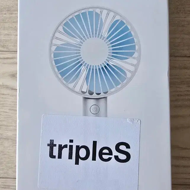 [BUNJANG] TripleS AyuDae Reverse Fan Support Handheld Fan / 트리플에스 아육대 역조공 손풍기