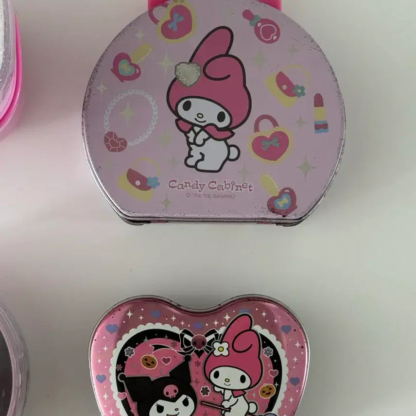 [BUNJANG] Hello Kitty Lunch Box &amp; My Melody Candy Tin Bundle Set / 고전 키티 도시락통+마멜 캔디 철제 보관함 일괄