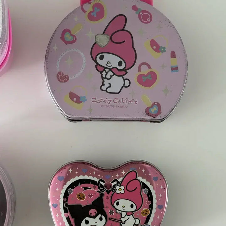 [BUNJANG] Hello Kitty Lunch Box &amp; My Melody Candy Tin Bundle Set / 고전 키티 도시락통+마멜 캔디 철제 보관함 일괄