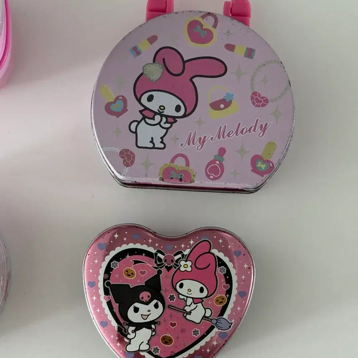 [BUNJANG] Hello Kitty Lunch Box &amp; My Melody Candy Tin Bundle Set / 고전 키티 도시락통+마멜 캔디 철제 보관함 일괄