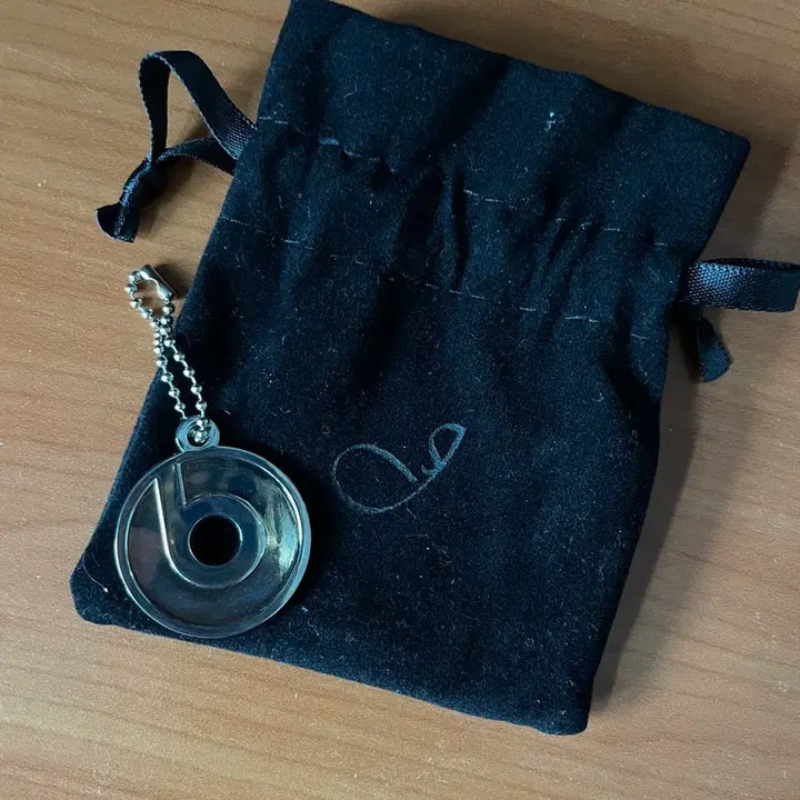 [BUNJANG] BLACKPINK Jennie Beats Popup Keychain Charm &amp; Pouch Set / 블랙핑크 제니 비츠 팝업 키링 참과 파우치