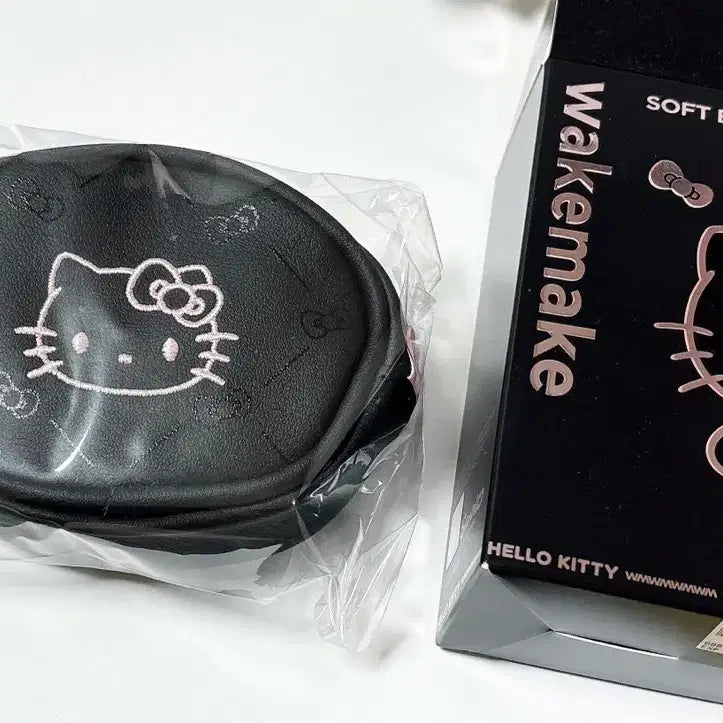 [BUNJANG] WAKEMAKE Hello Kitty Collaboration Pouch (Lip Pouch Set) / 웨이크메이크 헬로키티 파우치 새상품 (립x)