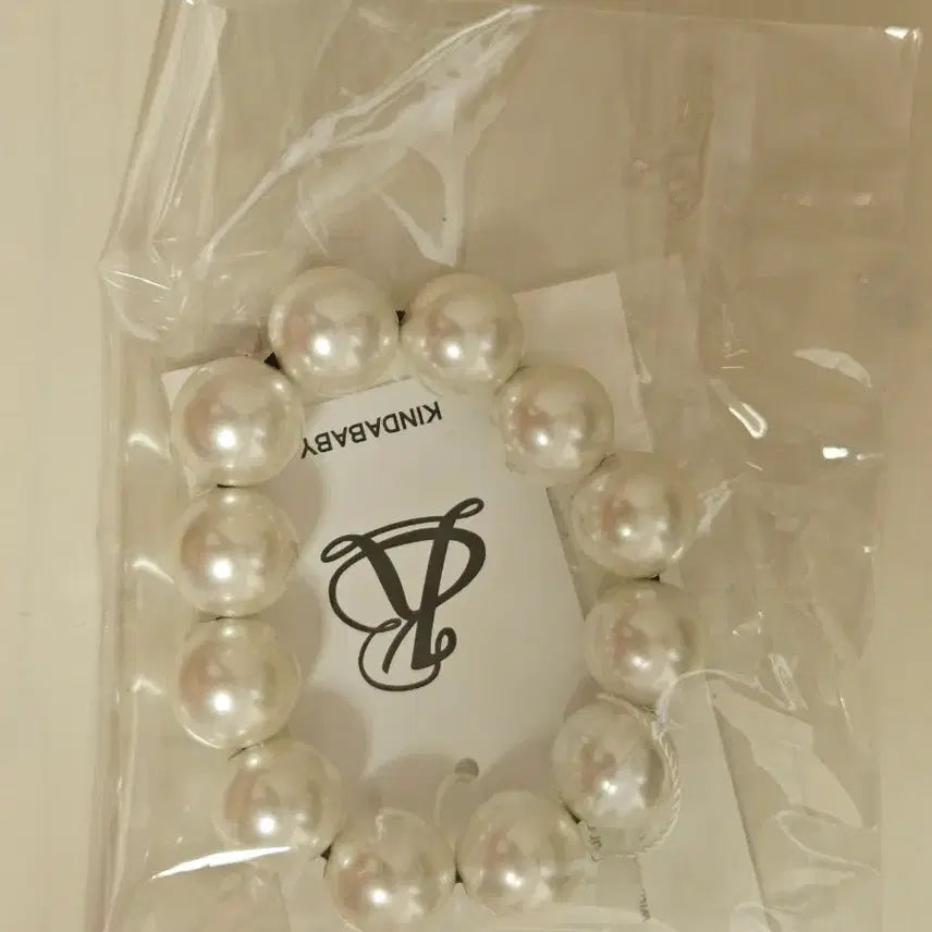 [BUNJANG] KINDAYBABY Pearl Bangle Scrunchie (Set of 2) / 새제품 카인더베이비 펄 뱅글 스크런치 진주