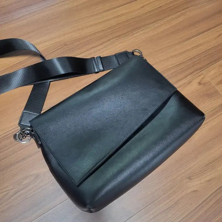 [BUNJANG] Draw Fit Messenger Bag / Draw Fit 드로우핏 메신저 가방