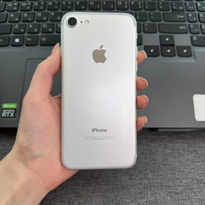 [BUNJANG] Apple iPhone 7 32GB Unlocked (Refurbished) / G17 s급 아이폰7 32기가 무음