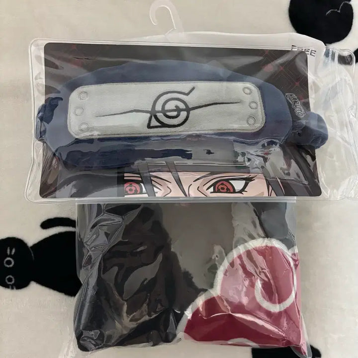 [SOLD OUT] 미개봉/일괄) 스파오 나루토 아카츠키 담요+이타치 수면안대