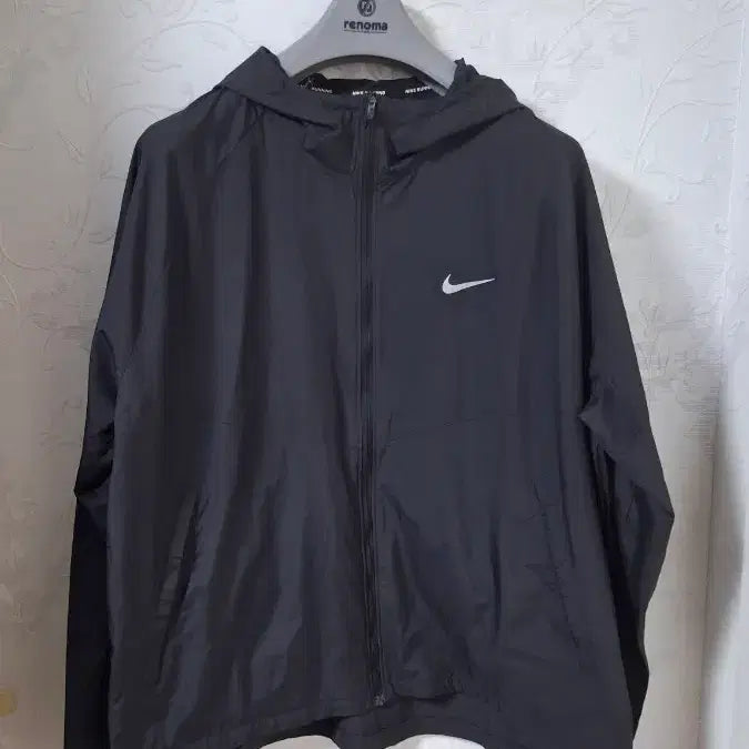 [SOLD OUT] (23년식) 나이키러닝 초경량 후드집업 110 바람막이