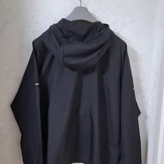 [SOLD OUT] (23년식) 나이키러닝 초경량 후드집업 110 바람막이