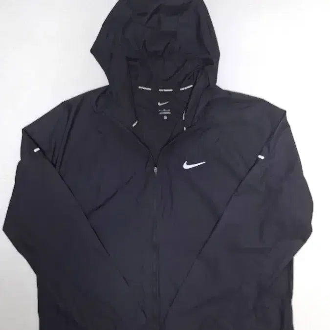 [SOLD OUT] (23년식) 나이키러닝 초경량 후드집업 110 바람막이