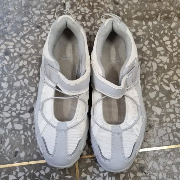 [BUNJANG] Fila Espace Velcro Mary Jane Shoes (Size 255) / [255 size] 휠라 에샤페 벨크로 메리제인